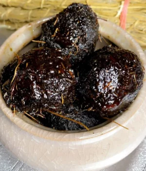 Thiouraye Nakka Reine