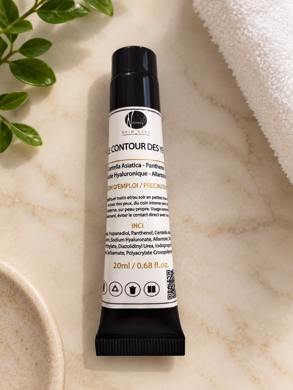 Gel Contour des Yeux NEMALI posé sur du marbre